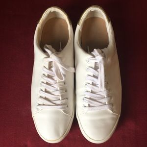 Women’s white sneakers